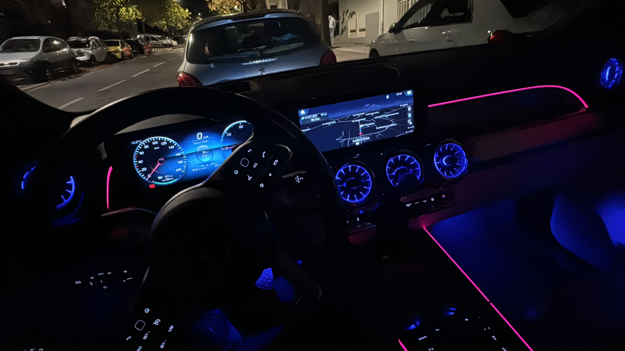 Tableau de bord Mercedes EQB SO VTC – technologie, confort et sécurité